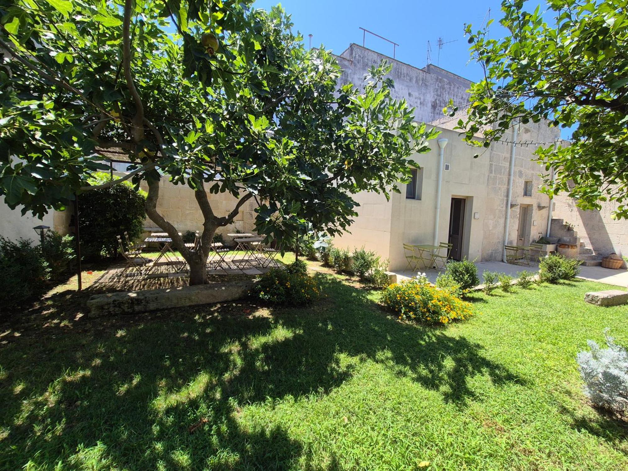 Casa Frea Dimora Storica Bed & Breakfast มาร์ตาโน ภายนอก รูปภาพ