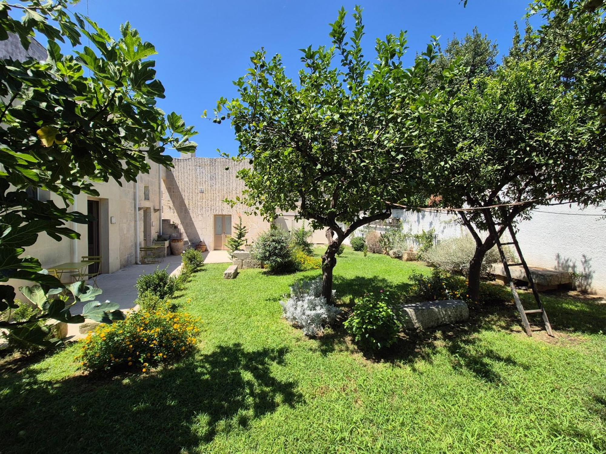 Casa Frea Dimora Storica Bed & Breakfast มาร์ตาโน ภายนอก รูปภาพ
